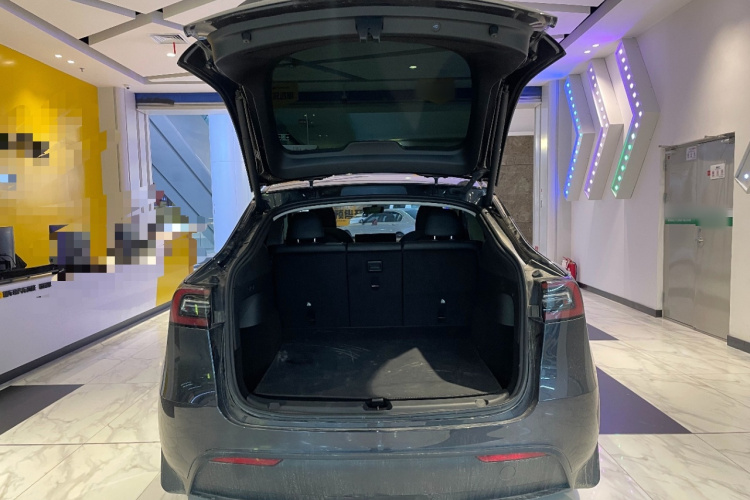 Tesla Model Y 2024 #19 Tesla Model Y 2024 car image #19