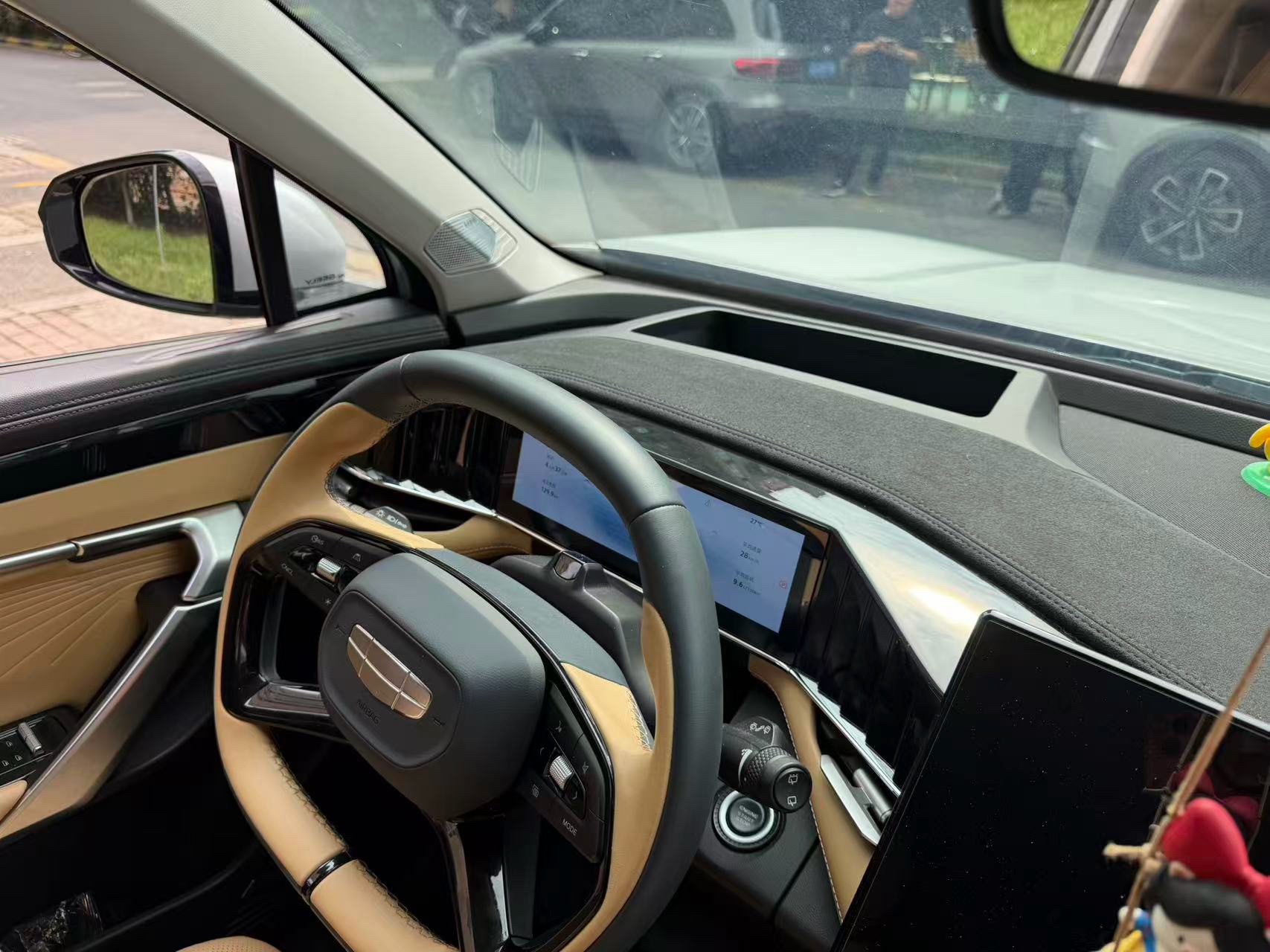 GEELY Boyue L 2022 car image #7