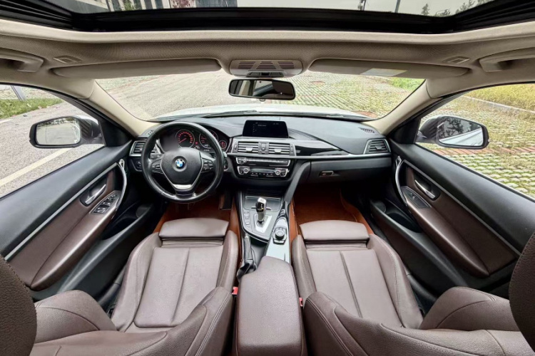 BMW 3 Series 2018 #9 BMW 3 Series 2018 car image #9