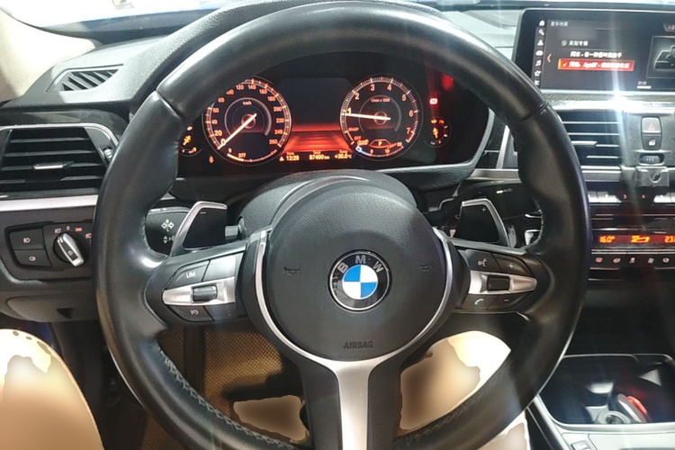 BMW 3 Series 2018 #11 BMW 3 Series 2018 car image #11