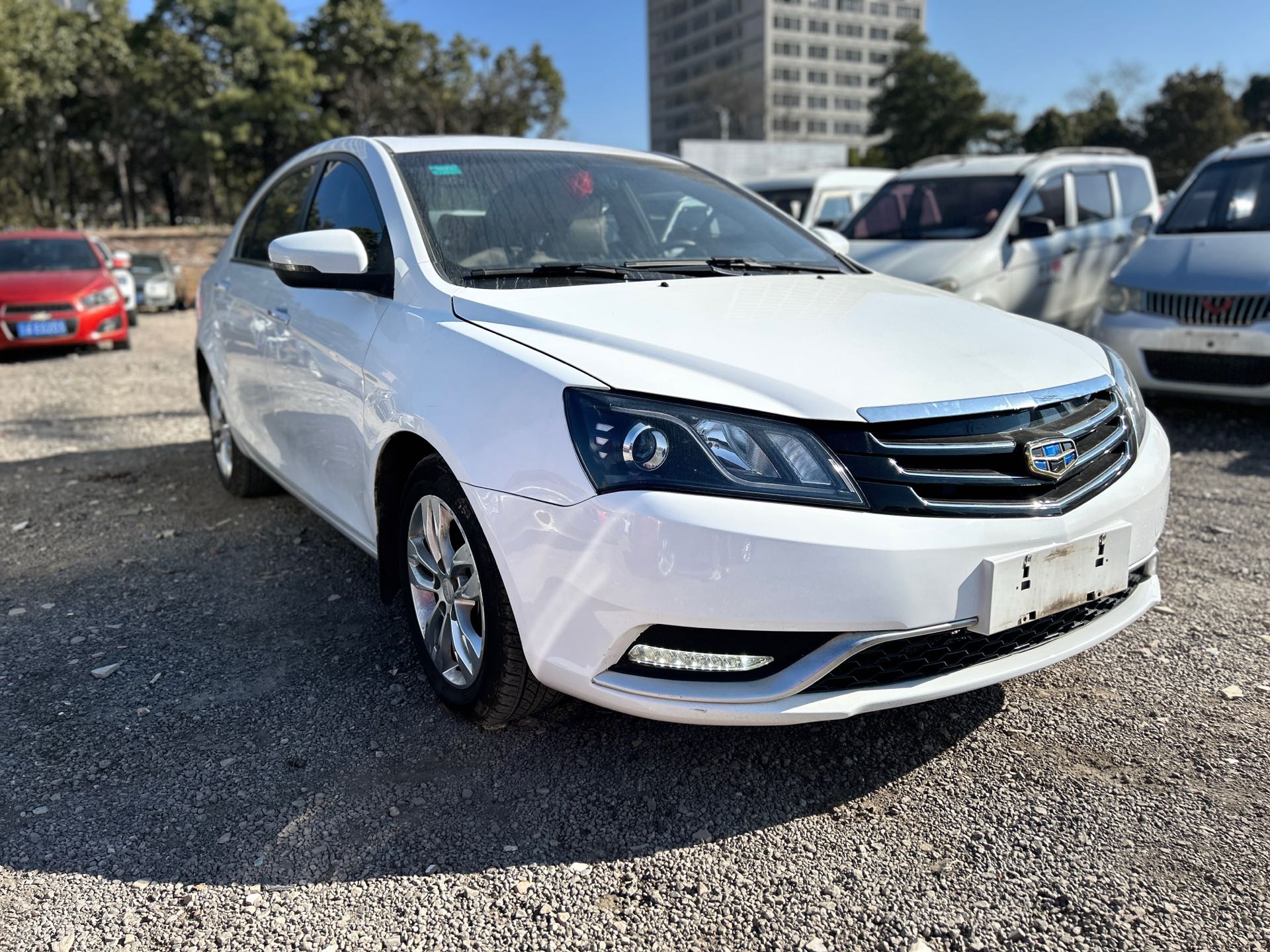 GEELY Emgrand 2015 #5 GEELY Emgrand 2015 car image #5