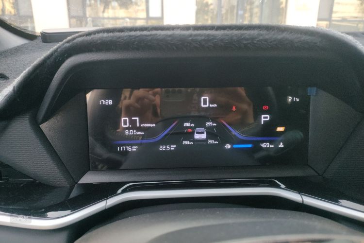 GEELY Coolray 2025 immagine di auto #13