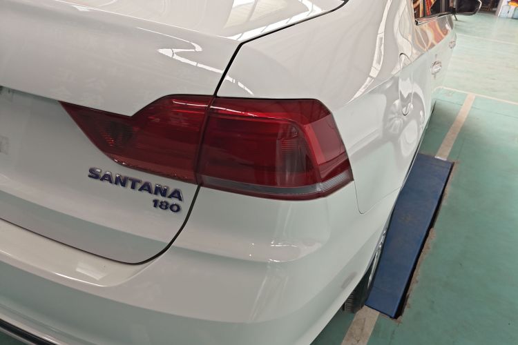 Volkswagen Santana 2018 car image #8