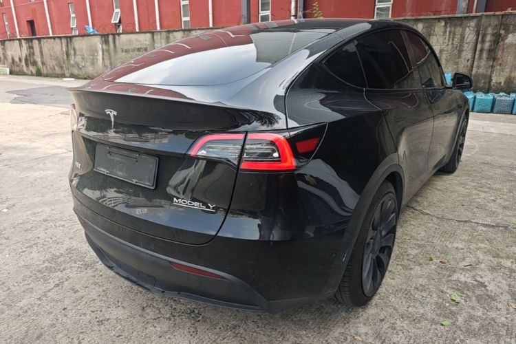 Tesla Model Y 2023 #7 Tesla Model Y 2023 car image #7