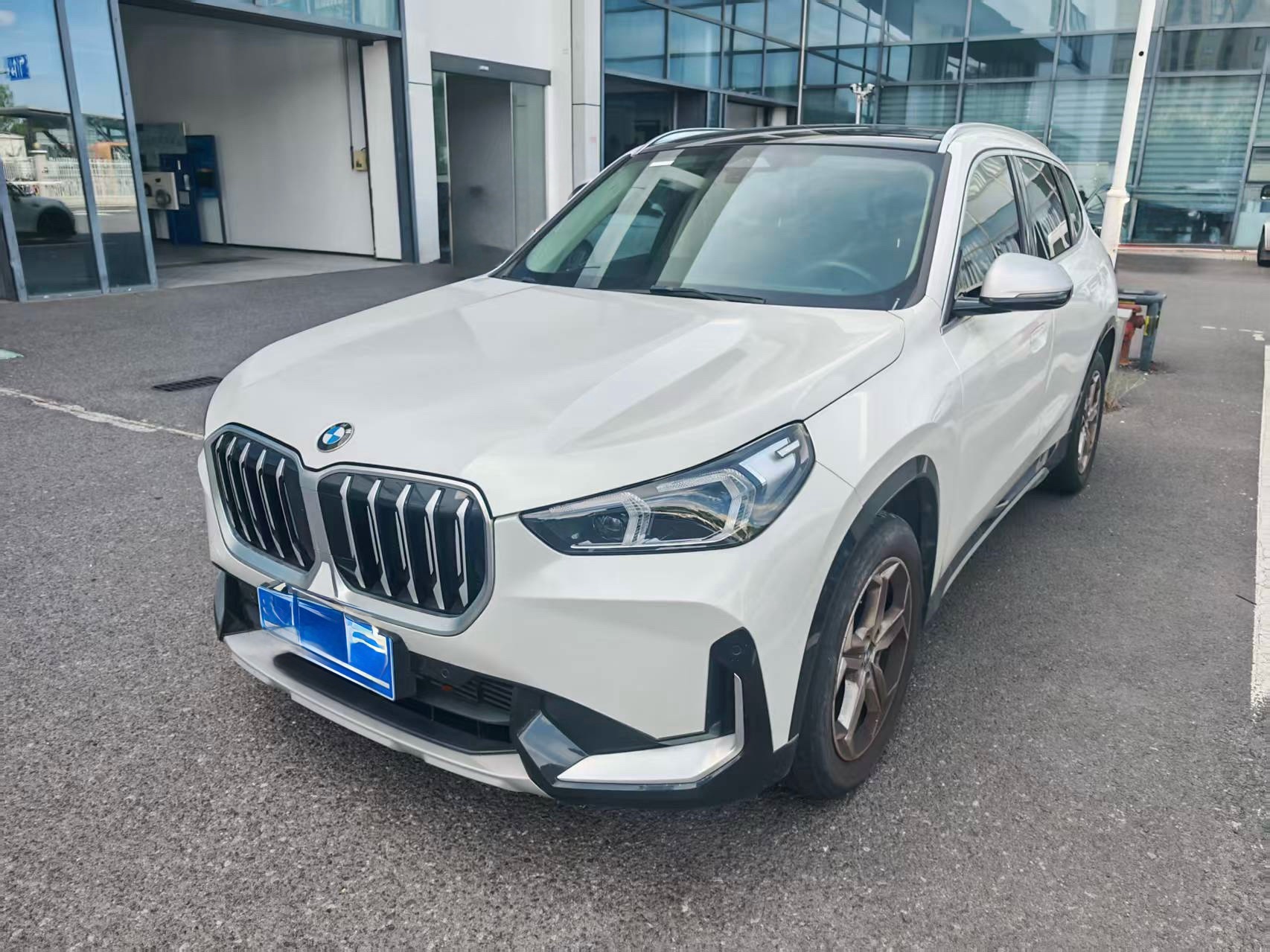 BMW X1 2023 car image 