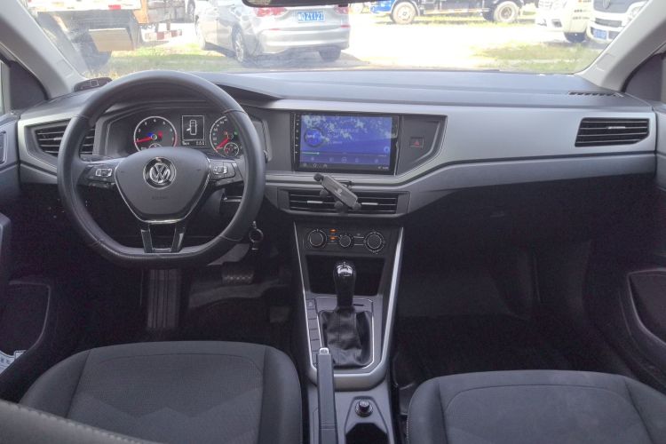 Volkswagen Polo 2020 car image #11