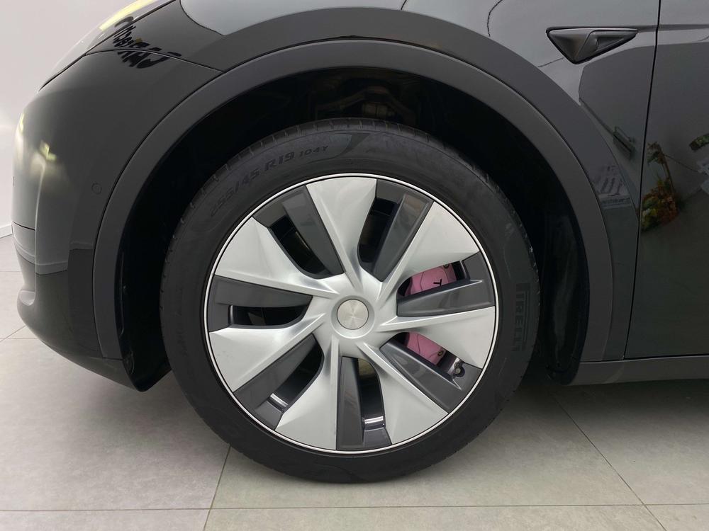 Tesla Model Y 2023 #13 Tesla Model Y 2023 car image #13