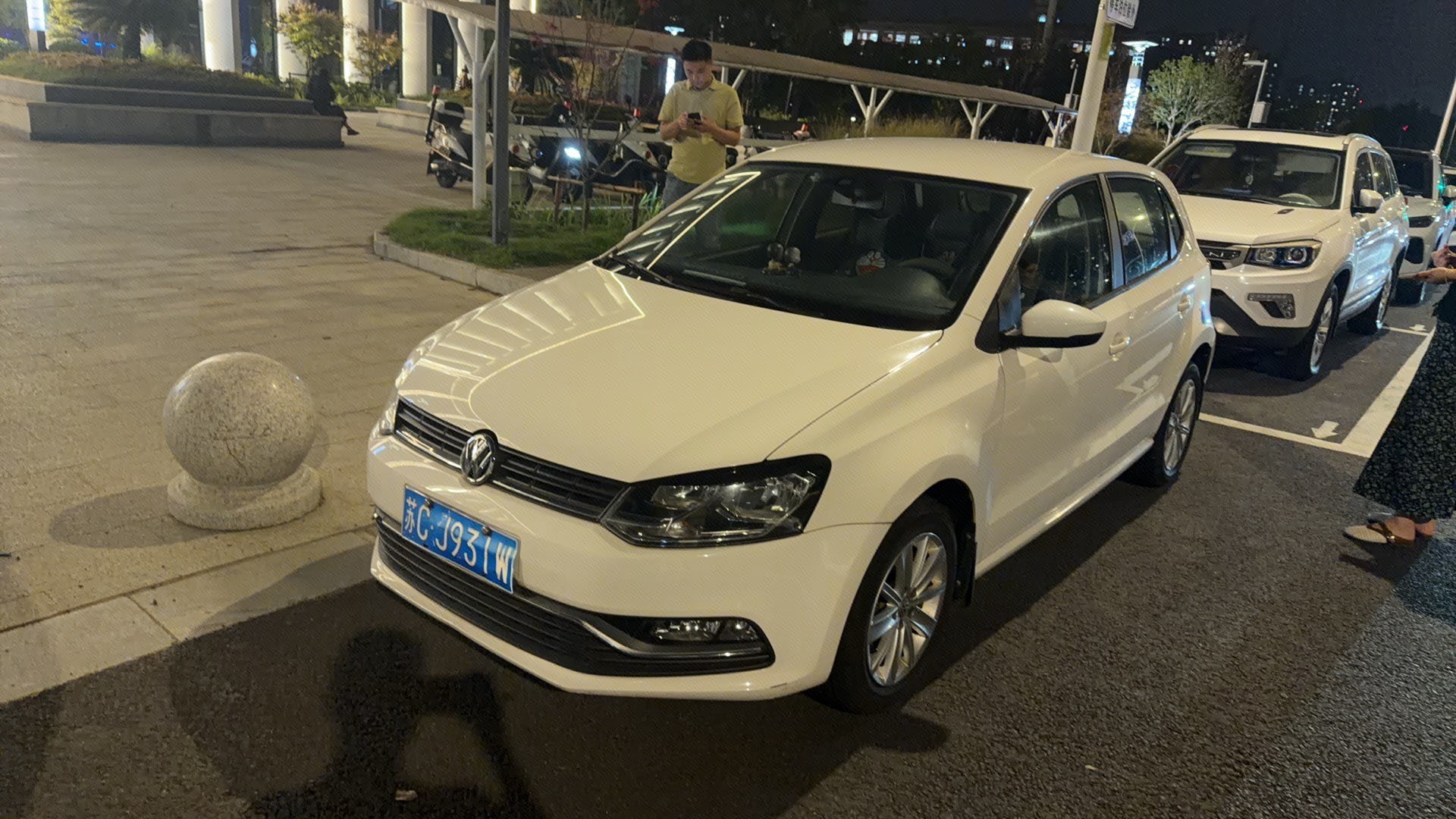 Volkswagen Polo 2015 Volkswagen Polo 2015 car image