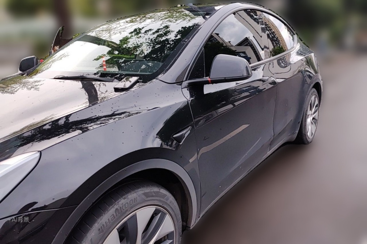 Tesla Model Y 2022 car image #2
