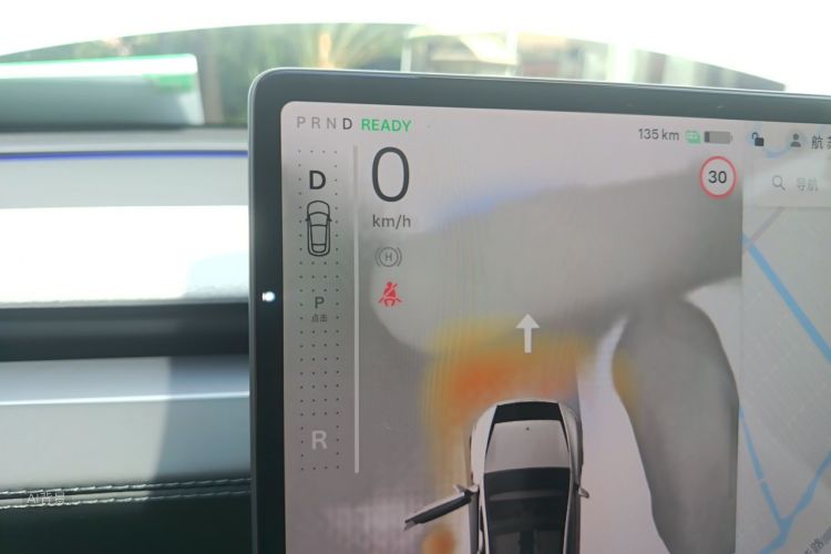 Tesla Model Y 2025 car image #13