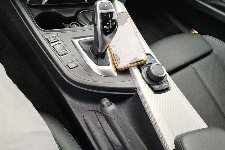 BMW 3 Series 2018 #14 BMW 3 Series 2018 car image #14