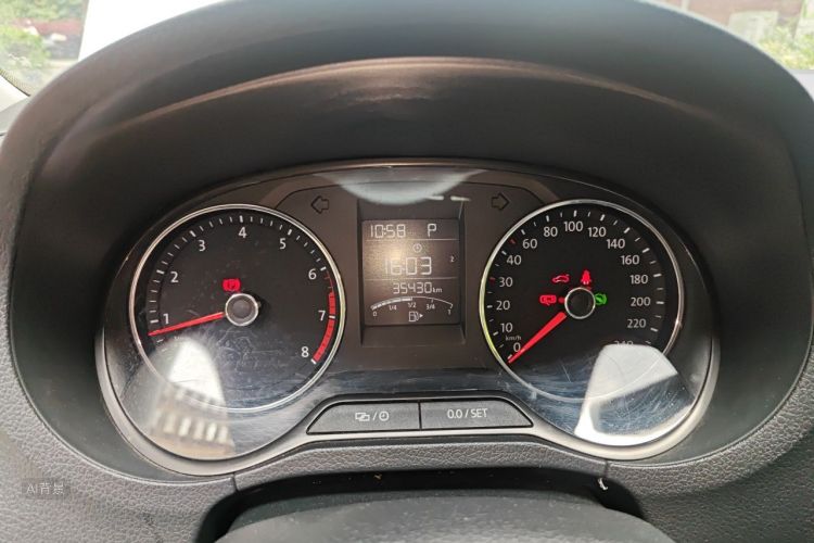 Volkswagen Polo 2018 car image #13