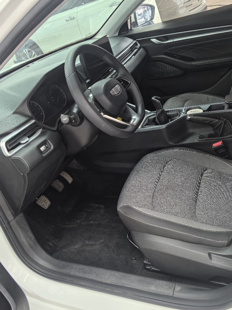GEELY Emgrand 2025 car image #3