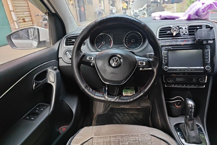 Volkswagen Polo 2015 #15 Volkswagen Polo 2015 car image #15