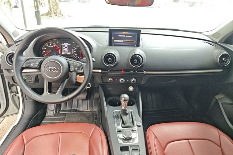 Audi A3 2019 car image #10