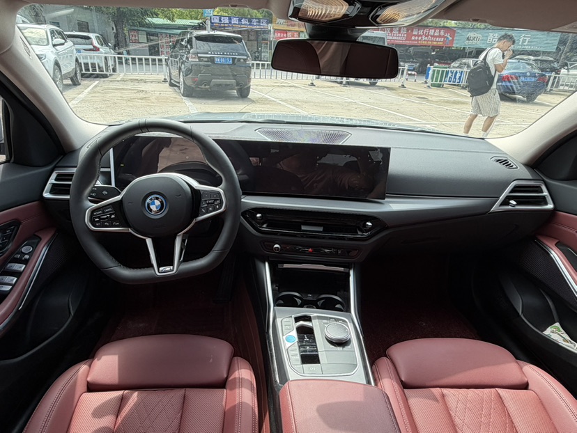 BMW i3 2025 car image #5