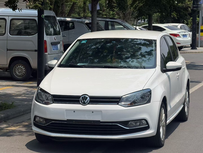 Volkswagen Polo 2015 immagine di auto 