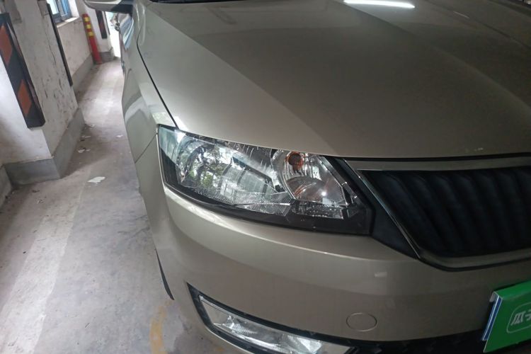 Skoda Rapid 2016 #8 Skoda Rapid 2016 car image #8