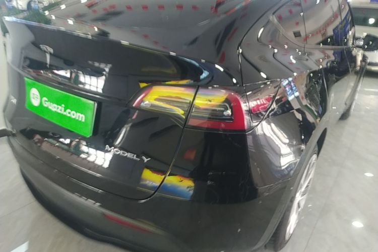Tesla Model Y 2022 #8 Tesla Model Y 2022 car image #8