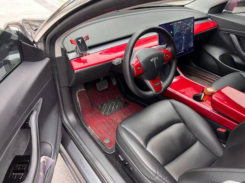 Tesla Model 3 2020 car image #2