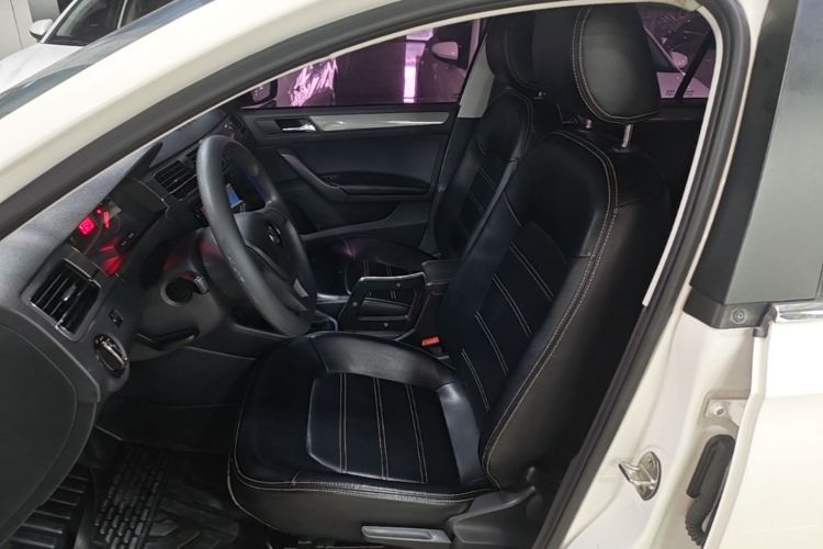 Volkswagen Santana 2018 car image #15