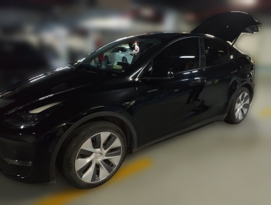 Tesla Model Y 2021 car image 