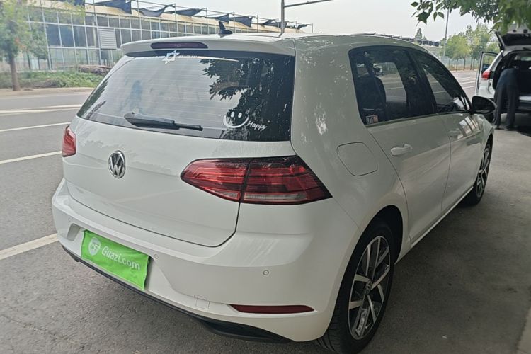 Volkswagen Golf 2020 car image #7