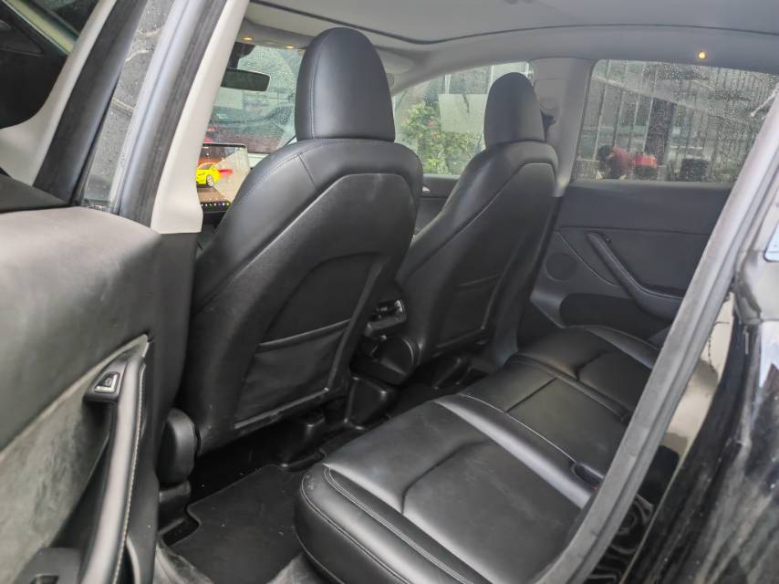 Tesla Model Y 2023 #4 Tesla Model Y 2023 car image #4