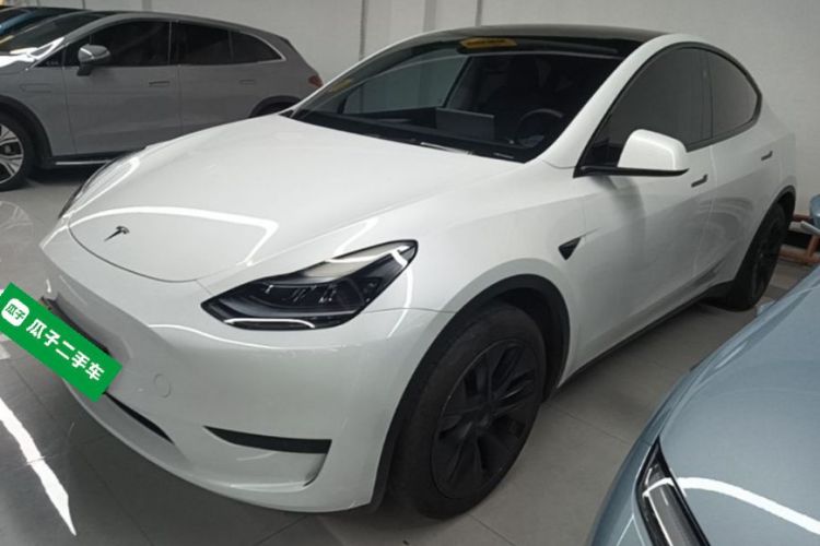 Tesla Model Y 2024 #2 Tesla Model Y 2024 car image #2