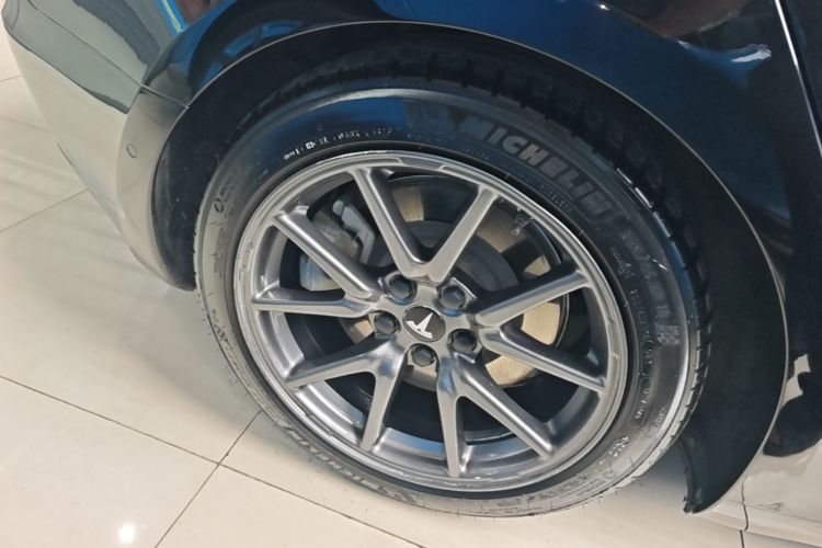 Tesla Model 3 2020 car image #10