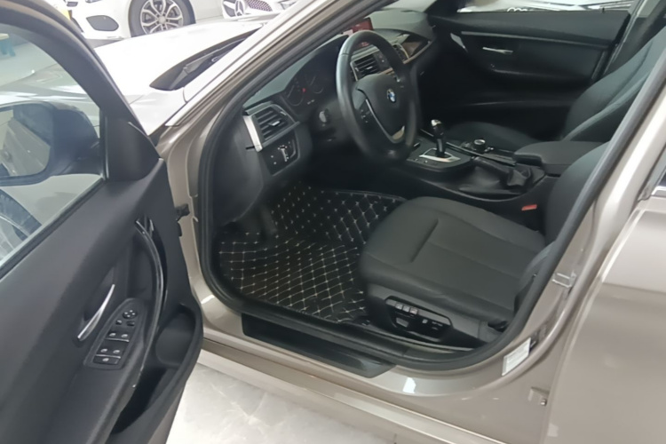 BMW 3 Series 2017 #16 BMW 3 Series 2017 car image #16