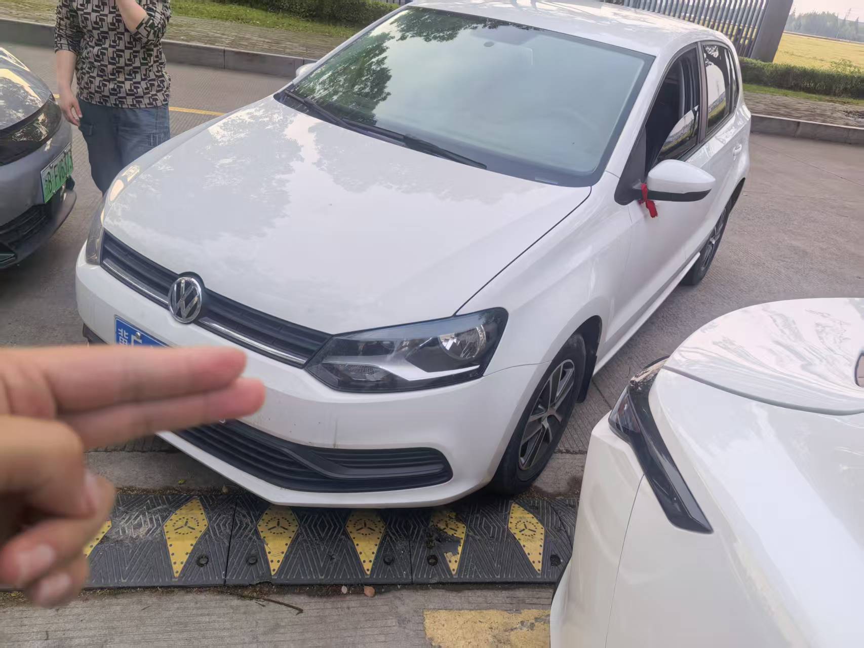 Volkswagen Polo 2016 car image 