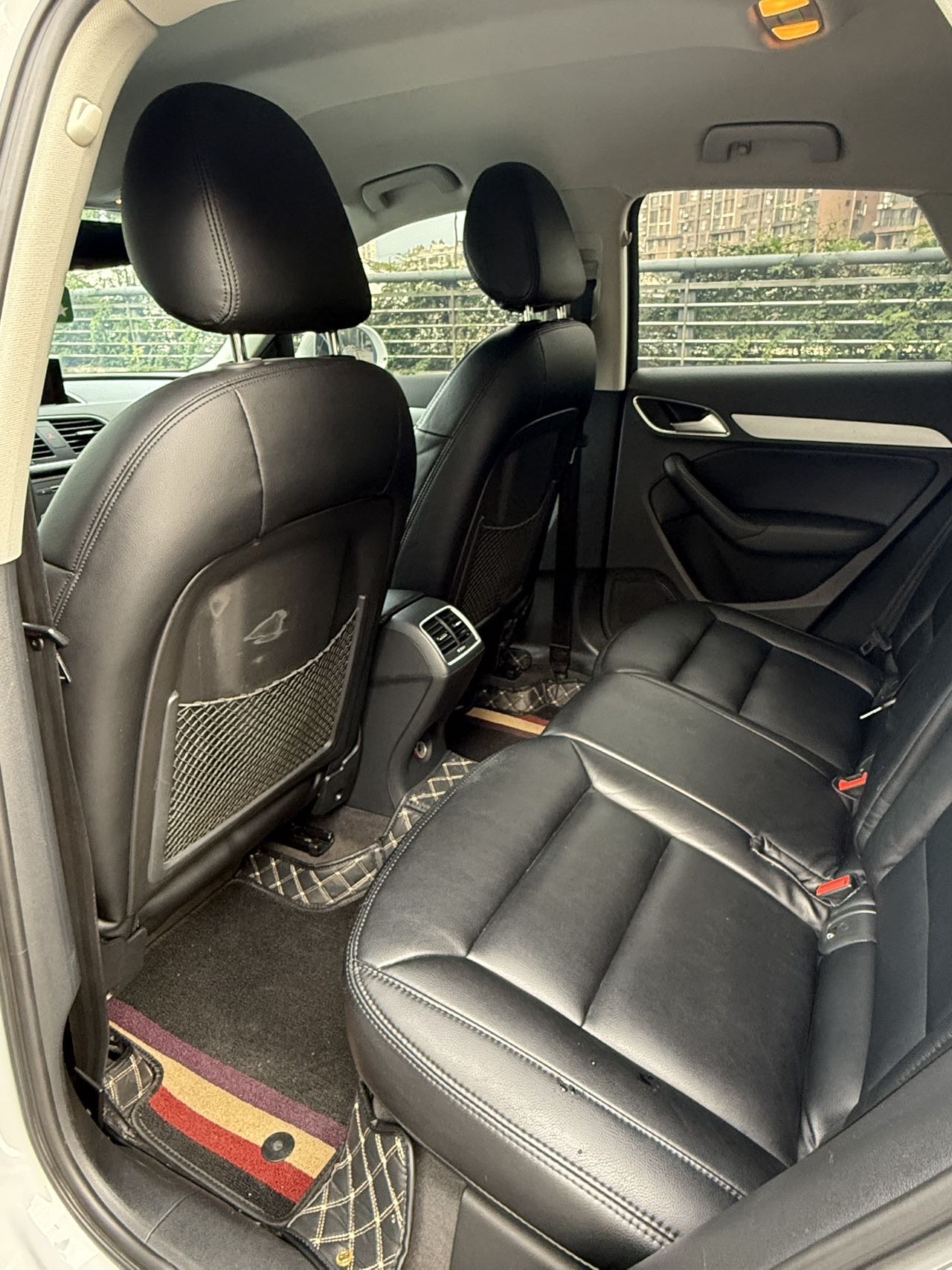 Audi Q3 2018 car image #8