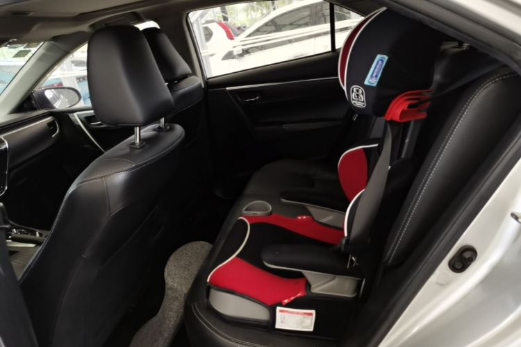 Toyota Corolla 2015 car image #17