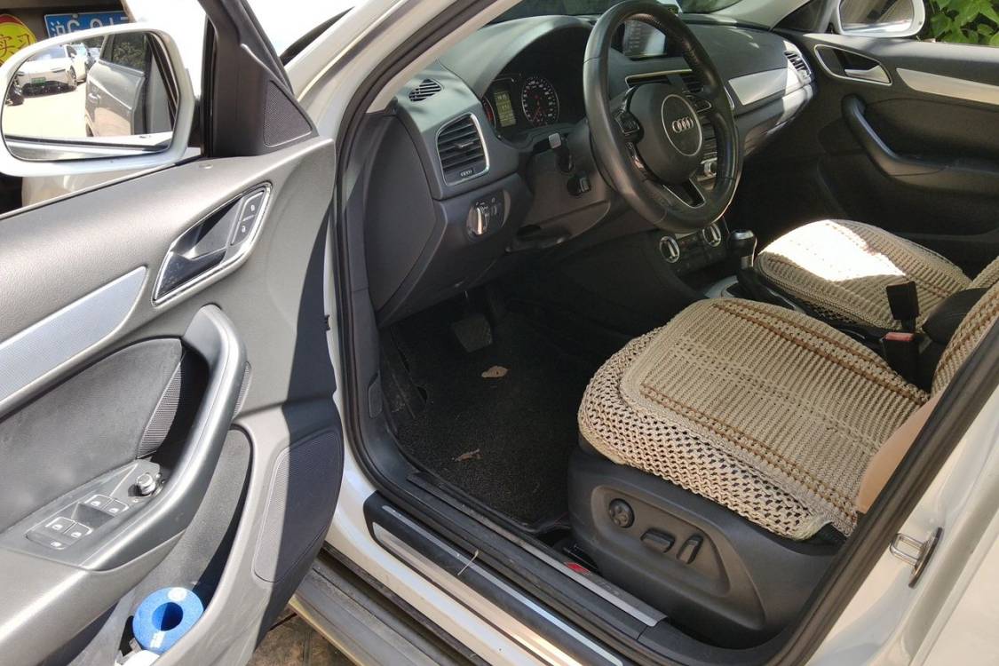 Audi Q3 2013 car image #23