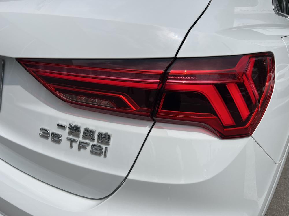 Audi Q3 2025 car image #8