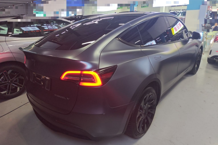 Tesla Model Y 2021 car image #5
