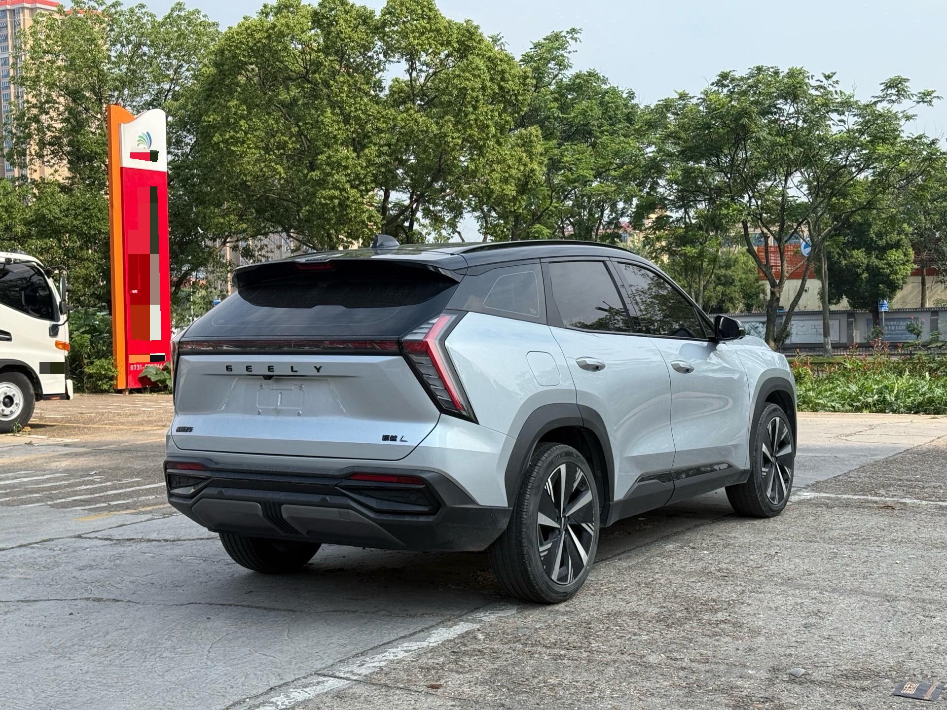 GEELY Boyue L 2023 car image #8