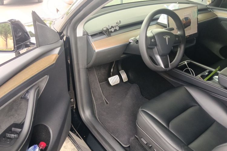 Tesla Model Y 2022 #18 Tesla Model Y 2022 car image #18