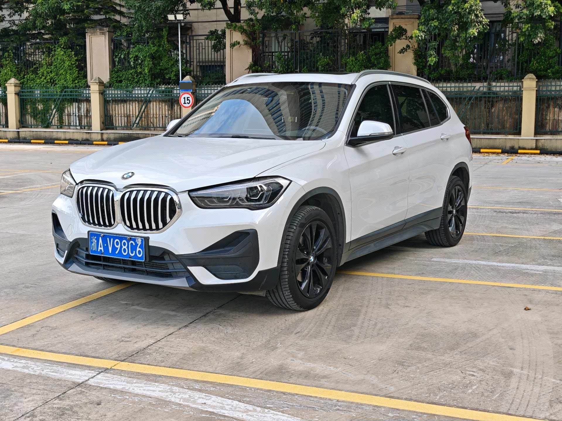 BMW X1 2021 BMW X1 2021 car image