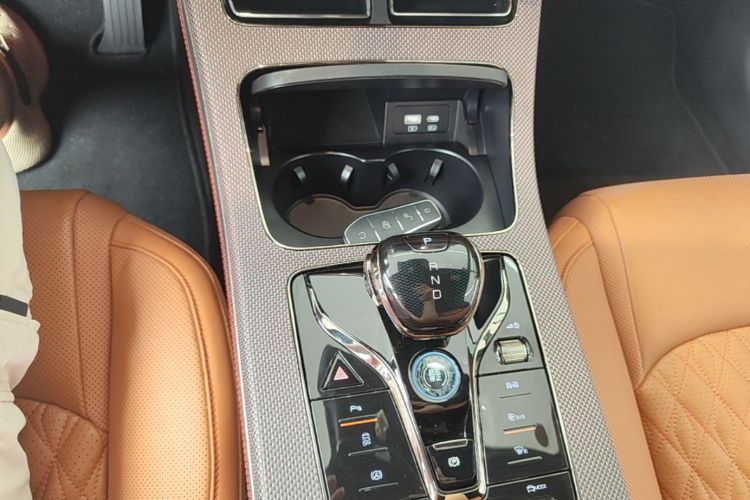 BYD Han 2022 car image #14
