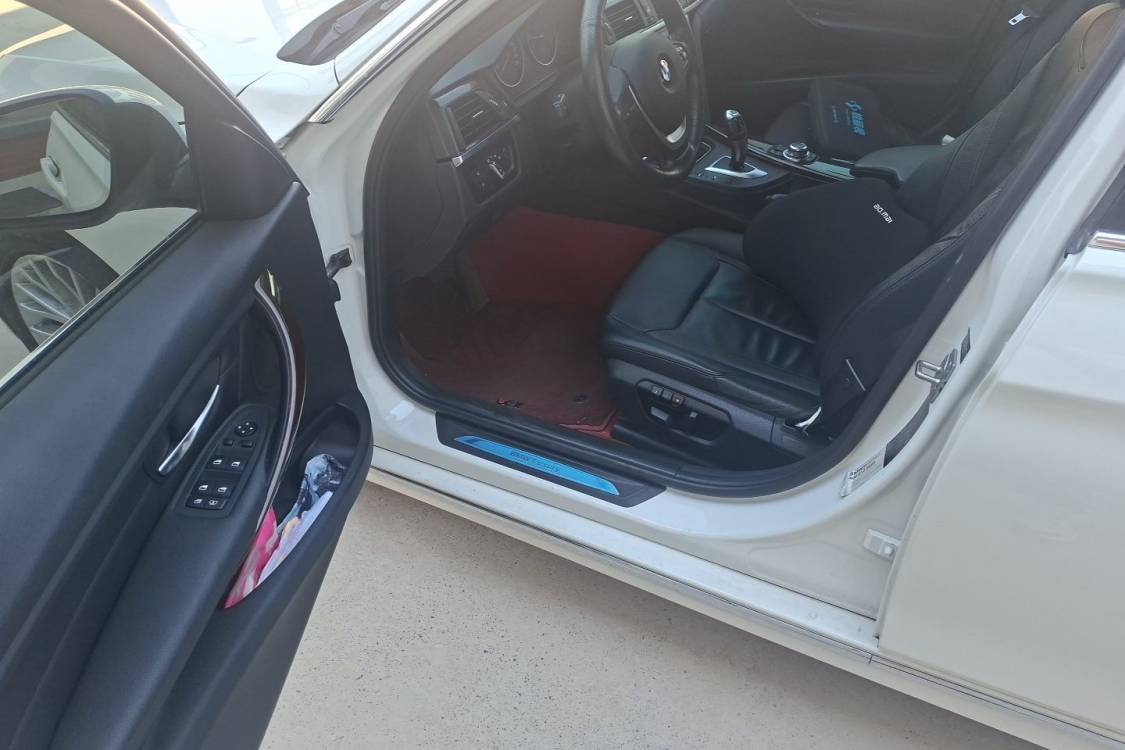 BMW 3 Series 2012 #23 BMW 3 Series 2012 car image #23