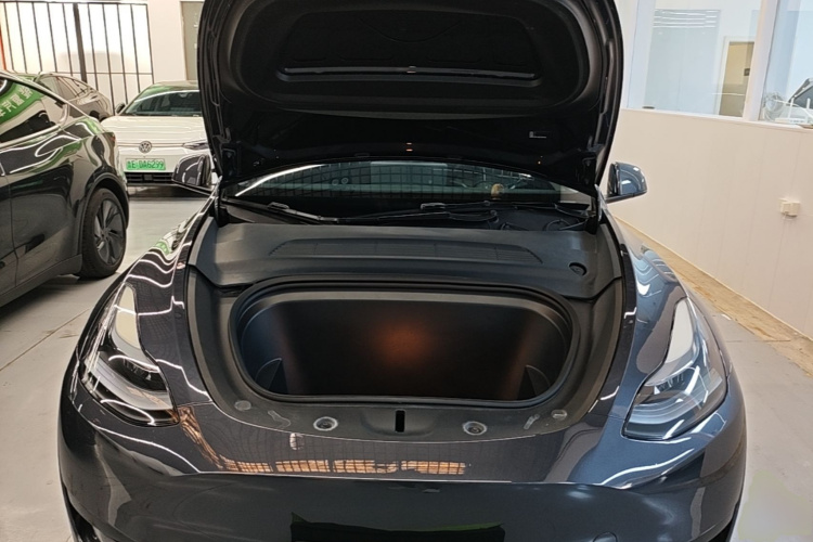 Tesla Model Y 2024 #22 Tesla Model Y 2024 car image #22