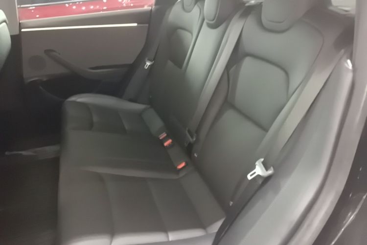Tesla Model 3 2026 immagine di auto #17