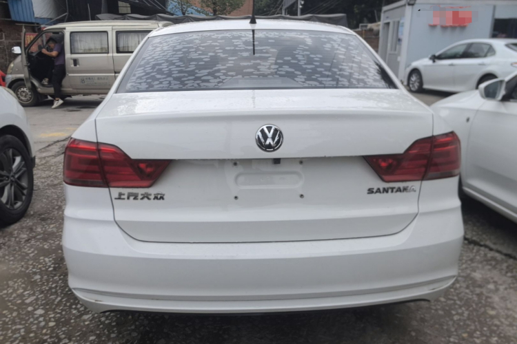 Volkswagen Santana 2021 imagen de coche #6