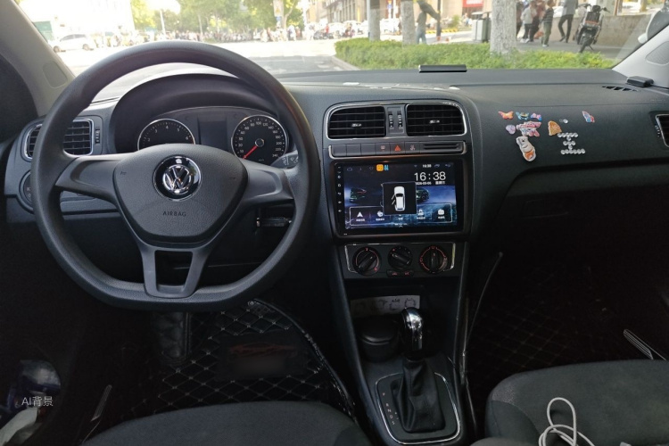 Volkswagen Polo 2015 #11 Volkswagen Polo 2015 car image #11