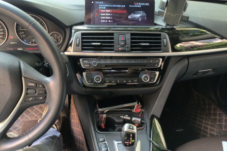 BMW 3 Series 2019 car image #15