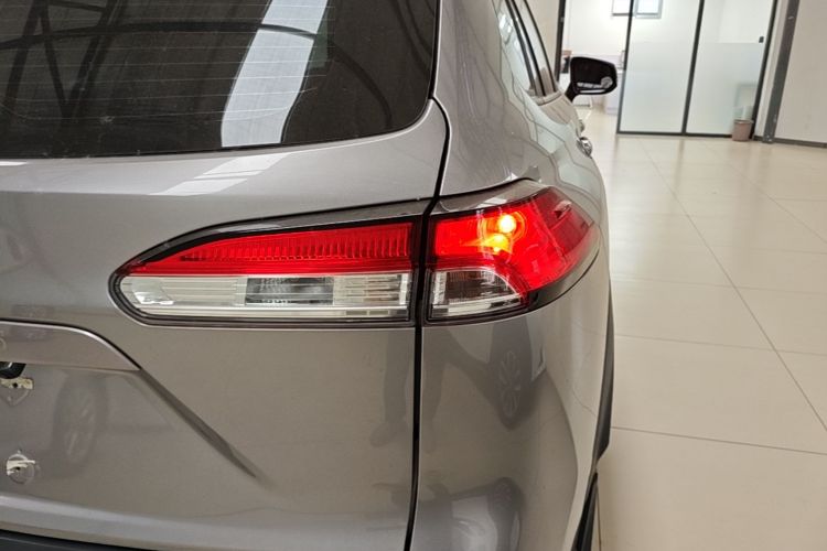 Toyota Corolla Cross 2024 immagine di auto #8