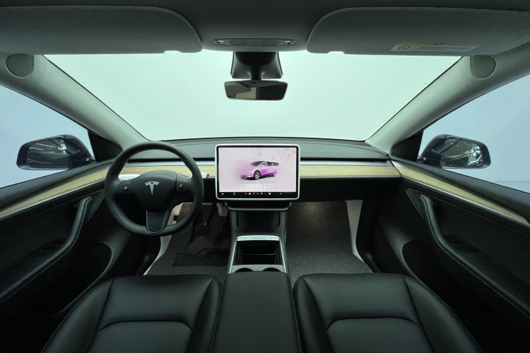 Tesla Model Y 2023 #11 Tesla Model Y 2023 car image #11