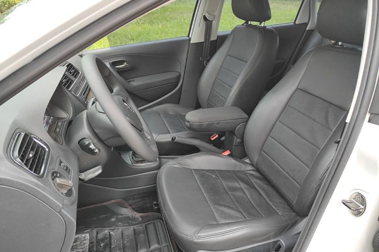 Volkswagen Polo 2015 #15 Volkswagen Polo 2015 car image #15